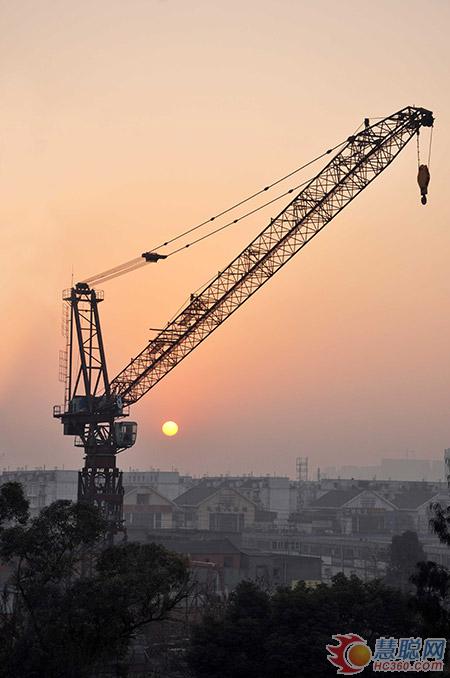 LEDONG.COM-乐动(中国)新型动臂式塔机D650试制成功